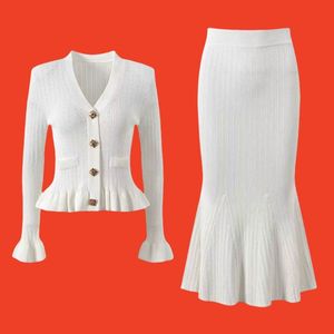 Pakaian Desainer Grosir Lengan Panjang Set 2 Potong Merek Fashion Rajutan Set Rok Ekor Ikan Dua Potong Wanita - Product Image 6