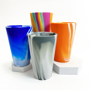 16oz logo personnalisé ventouses sans BPA incassable mélangé coloré tourbillon en plastique silicone bière vin petite tasse en <span class=keywords><strong>verre</strong></span> - Product Image 3