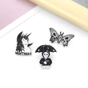 Pendentif cheval parasol en émail, personnalisé, squelette, broche papillon, sac à revers, Badge gothique