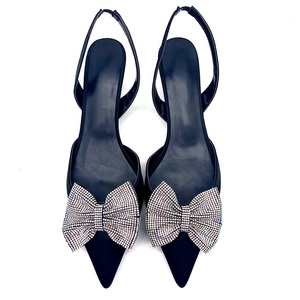Décolleté con fiocco a punta di grandi dimensioni con strass rosa scarpe con tacco basso da donna <span class=keywords><strong>tacchi</strong></span> corti <span class=keywords><strong>neri</strong></span> con gattino per Slingbacks da donna 2023 - Product Image 6