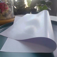 Rouleau de bannière PVC laminé à froid brillant 230 GSM, 1-3,2 m, écologique, résistant aux UV et à l'eau, pour impression publicitaire
