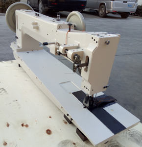 Machine à coudre industrielle à bras long, point noué, crochet long, très robuste, 28BL-30, à prix avantageux - Product Image 1