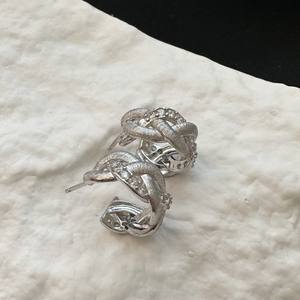 ต่างหูเงินแท้ S925 รูปทรง C ขัดเงาสไตล์อิตาลี ดีไซน์เรียบหรูแบบโบราณ ประดับเพชร ดีไซน์โค้งงอเรียบง่าย ขายส่ง - Product Image 1