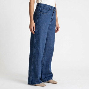 Pantalon en jean moderne pour femme, coupe skinny, taille haute, style évasé, tendance, intemporel, écologique et respirant - Product Image 1
