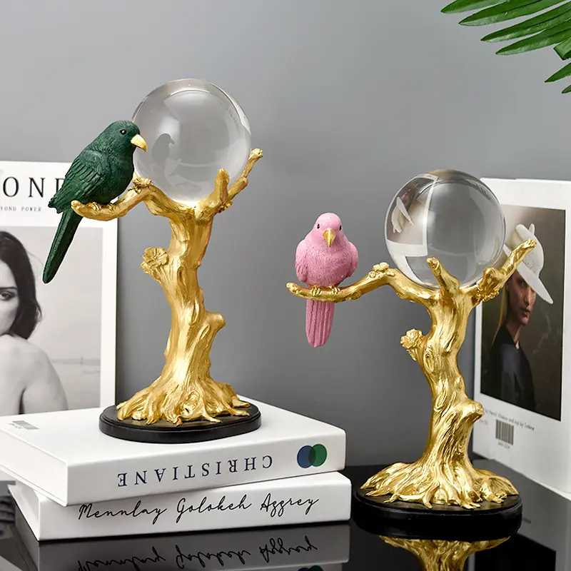 Boule de cristal en résine avec oiseau sur branche d'arbre doré statue décoration de luxe moderne pour maison bureau hôtel table TV stand couloir