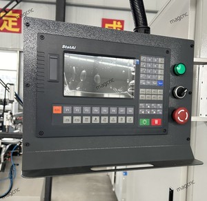 Machine de nettoyage d'angle CNC pour PVC avec neuf fraises pour le traitement des portes et des fenêtres - Product Image 4