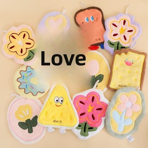 Paño de cocina colgante absorbente de forro polar coral con diseño de flores de dibujos animados, ideal para limpiar manos y fregar. - Product Image 1