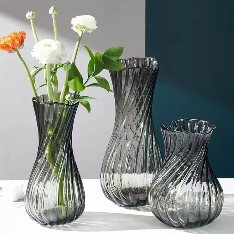 लिविंग रूम की सजावट के लिए यूरोपीय आकार एल बटरफ्लाई ग्लास फूलदान लक्जरी शैली