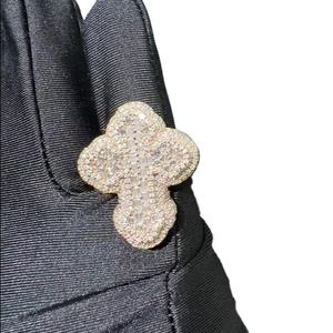 Anillo Unisex Personalizado de Plata de Ley con Moissanita VVS y Engaste Pavé Vintage OED Dia - Product Image 1