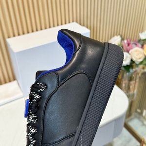 Chaussures de sport de luxe pour hommes en cuir véritable noir, style minimaliste, plateforme, pour la course à pied, vente en gros - Product Image 4