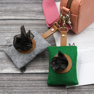 Dispensador portátil de bolsas de caca de perro de lujo, dispensador de bolsas de caca de mascota con forma bonita - Product Image 1
