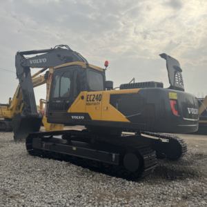 Escavatore Cingolato Usato VOLVO EC240 da 24 tonnellate con Motore Originale, Pronto per la Spedizione - Escavatore Pesante in Vendita - Product Image 1