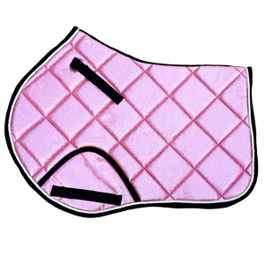 Paquete al por mayor de equipo ecuestre: Almohadilla para silla de montar western de resistencia, Gorro antimosquitos brillante, Botas protectoras para las orejas con acolchado suave - Product Image 1