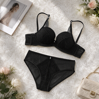 Ensemble soutien-gorge et culotte en dentelle rose crème, avec armatures, maille aérée, deux pièces, bretelles réglables, orné d'une breloque bijou pour femme