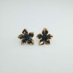 Fashion <b>Stud</b> <b>Earrings</b> 316L Stainless Steel PVD Gold Plating Sustainable Resistant Flower Design - Product Image 1