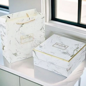 Caja de Regalo de Papel Vacía de Lujo, Cajas Rectangulares de Papel Impresas Personalizadas para Festivales y Bolsa de Mano con Asa para Cosméticos - Product Image 6