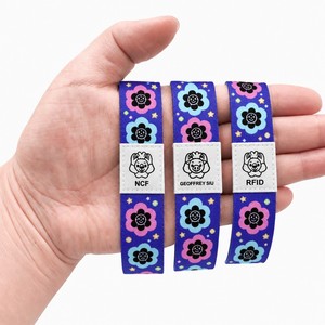 Pulsera Elástica de Tela Inteligente con Etiqueta Tejida NFC RFID Personalizada OEM ODM con Logotipo para Pago sin Efectivo VIP en Conciertos - Product Image 3