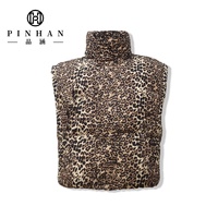 Polyester léopard pleine impression hiver court 90% duvet plume femmes doudoune durable détachable capuche et bras bouffant gilet