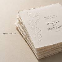 Invitation de mariage bohème neutre personnalisée, impression florale délicate avec bordure festonnée de qualité supérieure