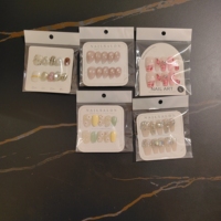 Fournitures pour ongles en gros : Boîte surprise de faux ongles à presser faits main de haute qualité avec motifs