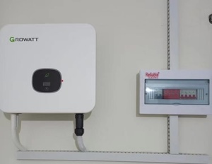 Growatt 6KW tắt lưới năng lượng mặt trời biến tần tinh khiết Sine Wave SPF 6000es với <span class=keywords><strong>MPPT</strong></span> năng lượng mặt trời điều khiển với wifi - Product Image 3