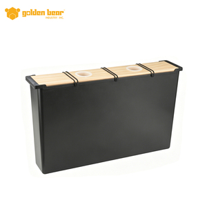 Alimentador de Colmena Golden Bear de 6.5L, Bandeja de Alimentación de PP Negro para Apicultura - Product Image 1