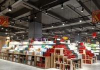 Étagère de supermarché légère en métal, double face, finition thermolaquée, taille personnalisable pour l'affichage de produits cosmétiques et pharmaceutiques