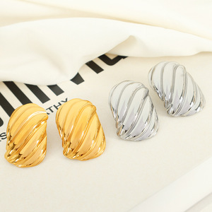 ต่างหูแบบห่วง ชุบทอง 18k เหล็กไทเทเนียม ดีไซน์ทรงเรขาคณิต ใส่ได้ทุกวัน สีเงิน สีทอง EH300 - Product Image 3