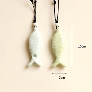 Silbato de porcelana Lucky Carp con esmalte liso, recuerdo de viaje al océano, colgante de regalo para niños - Product Image 4