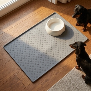 Tapis d'alimentation pour animaux de compagnie en silicone antiadhésif à séchage rapide, de luxe, moderne, portable, pour chiens et chats, imperméable, antidérapant, doux pour le sol - Product Image 1