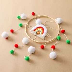 Style nordique <span class=keywords><strong>noël</strong></span> coloré boule <span class=keywords><strong>de</strong></span> laine arc-en-ciel lit cloche bébé berceau main-oeil Coordination jouets lit cloche lit suspendu - Product Image 4