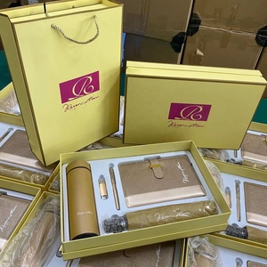 Ensembles Cadeaux Logo Personnalisé Entreprise Coffret Cadeau Personnalisé Belle Avancée Élégante Vente Chaude Affaires Fête des Mères <span class=keywords><strong>LUSH</strong></span> Prix Bas - Product Image 1