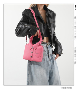 Hàn Quốc thiểu số cá tính Thiết kế túi xách phụ nữ mới thời trang giản dị áo sơ mi túi 2025 đơn giản thời trang Crossbody Túi - Product Image 4