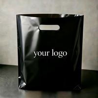 Sacs shopping en PEHD dépoli avec logo personnalisé, durables et réutilisables, poignées découpées pour l'emballage de chaussures et de vêtements