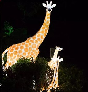 Estatua de resina de fibra de vidrio para decoración navideña, escultura de jirafa con luz LED con motivo de Animal - Product Image 5