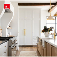 Allandcabinet Transitioanl Armoire de cuisine avec cadre américain Portes solides perlées et dosseret et comptoir en marbre irrégulier