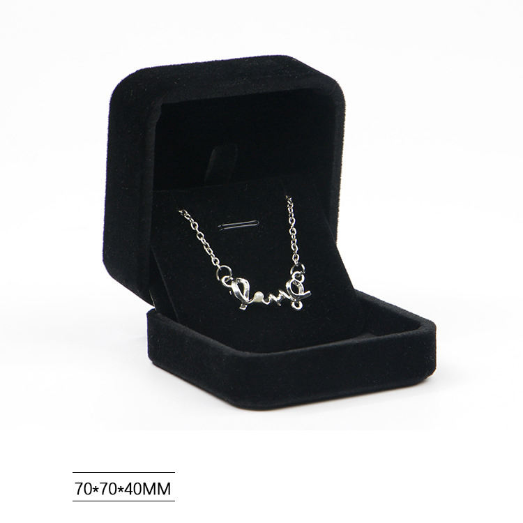 Noir 7*7 pendentif boîte