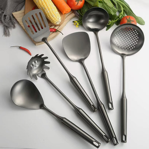 Set di <span class=keywords><strong>6</strong></span> Utensili da Cucina Premium con Manico Cavo in Acciaio Inox 304, con Spatola Forata e Schiumarola per Attrezzi da Cucina Domestica - Product Image 1