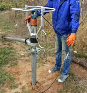 Taşınabilir Elektrikli Motorlu Kazık Çakma Makinesi Yüksek Verimli ve Yük Momenli Mini Fotovoltaik Toprak Vidası Çakma Makinesi - Product Image 1