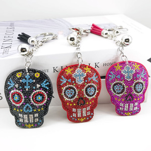 Llavero de Calavera con Diamantes de Imitación, Estilo Punk HipHop, Calavera Fantasma, Calavera Pirata, Llavero de Calavera con Borla de Diamantes de Imitación, Accesorio para Bolsa, Regalo de Halloween - Product Image 6