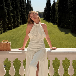 Стильное Белое Атласное Платье-макси с вырезом на шее и открытой спиной, с высоким разрезом - Product Image 2