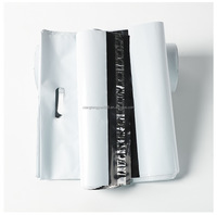 Sac d'expédition en poly recyclé blanc biodégradable imprimé de logo personnalisé sac d'expédition d'emballage de vêtements express avec poignée