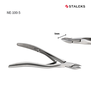 <span class=keywords><strong>STALEKS</strong></span> Coupe-cuticules multi-usages avec capuchon de protection, lame tranchante en acier inoxydable, sûr et hygiénique pour les ongles des pieds - Product Image 1