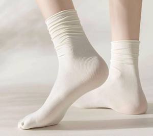 Chaussettes de sport pour femme, deux façons de les porter, respirantes et offrant une sensation de fraîcheur glacée, légères comme des plumes pour l'été - Product Image 6