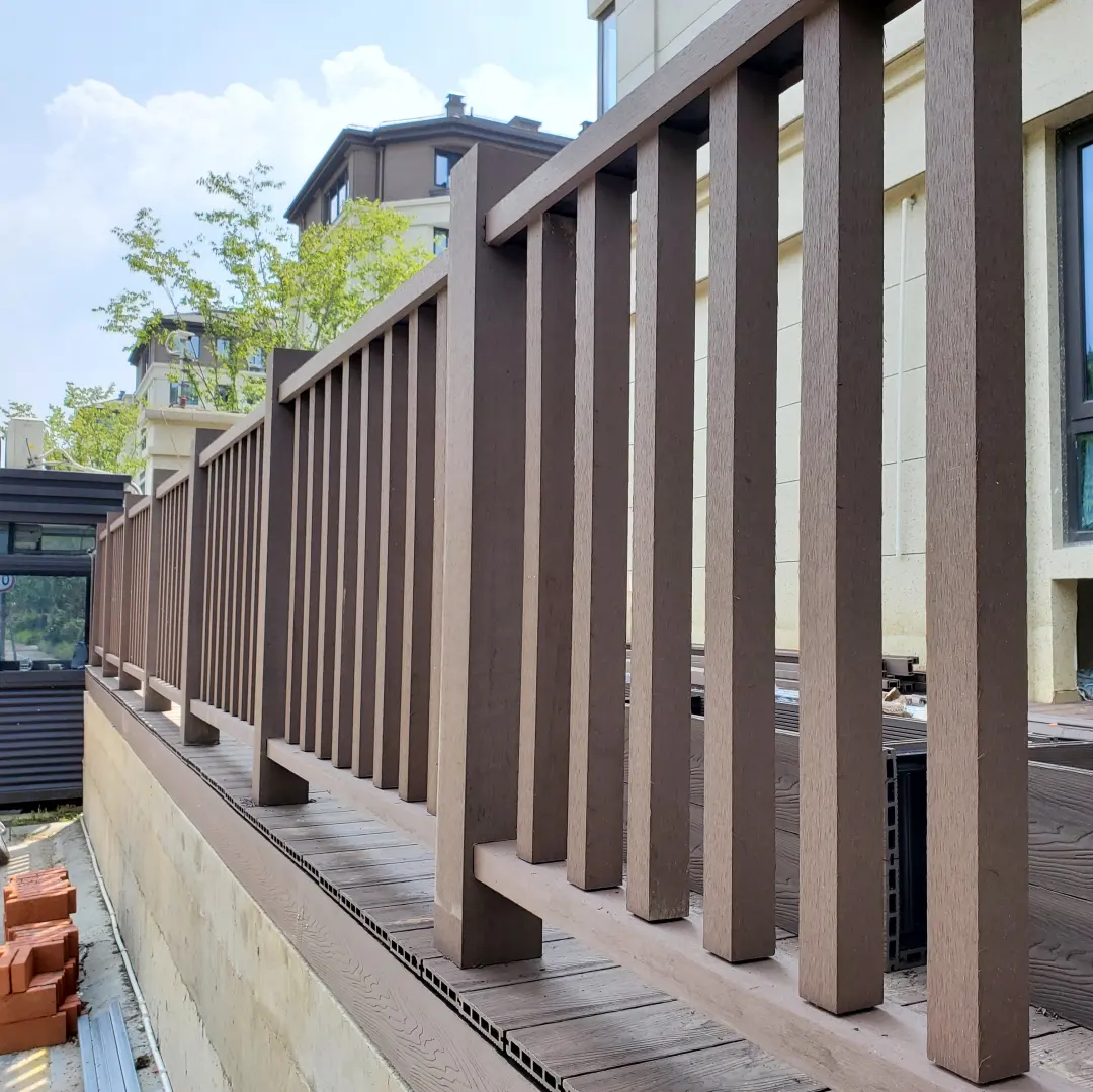 Balaustra in legno composito di plastica corrimano ringhiera a mano balaustra meglio della ringhiera in pvc vinilico