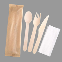 Vente en gros d'ustensiles jetables personnalisés avec logo, cuillères, couteaux et fourchettes en bois avec emballage individuel en papier kraft