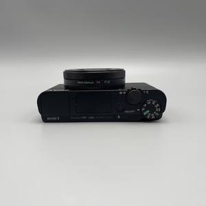 กล้องดิจิตอล SONY <span class=keywords><strong>RX100</strong></span> V 4K ใช้ SONY <span class=keywords><strong>RX100</strong></span> V พร้อมรองรับการถ่ายโอน4K และ Wi-Fi กล้องดิจิตอลหน้าจอสัมผัส - Product Image 2