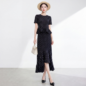 Conjunto de 2 Piezas Plisado Miyake para Mujer, Estilo Coreano, Elegante y Casual, Minimalista, Plisado a Mano con Estampado de Lunares y Volantes, Primavera-Verano - Product Image 4