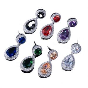 ต่างหูทรงผีเสื้อประดับเพชรซิคอนชุบทอง 18K สำหรับผู้หญิง ดีไซน์หรูหราทันสมัย เหมาะสำหรับงานแต่งงาน - Product Image 6