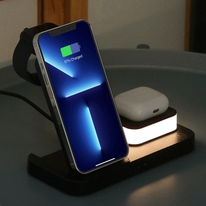 <span class=keywords><strong>2022</strong></span> meilleure tendance 3-en-1 LED veilleuse chargeur sans fil pliable Stand Station 10W 15W 1.5A sortie 5V/3A connexion bureau - Product Image 1